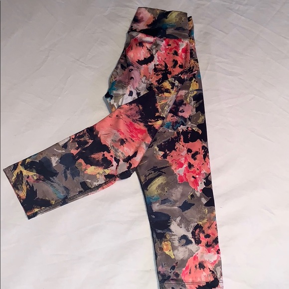 Flower workout pants! - Picture 1 of 2